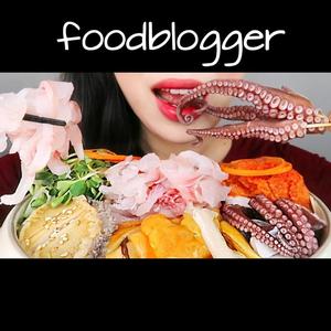 Foodblogger (Explicit)