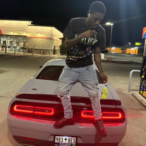 Gun Smoke (feat. WillieG) (Explicit)