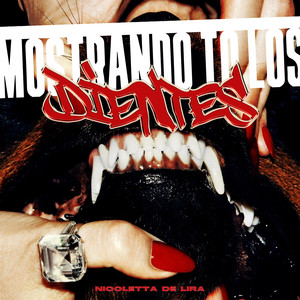 MOSTRANDO TO LOS DIENTES