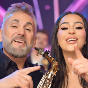 Azi E Mare Sarbatoare