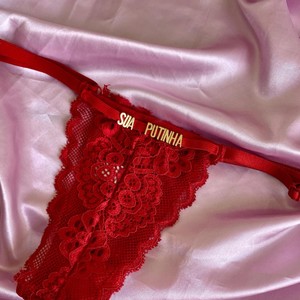 Coloca O Vulgo Na Calcinha (Explicit)