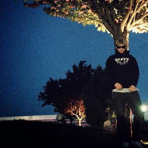 Claustrofobic (Explicit)