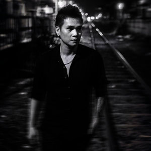 Hãy Về Đây Bên Anh