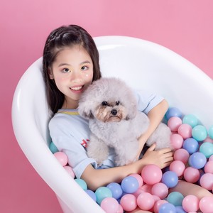 歌曲：枕着光的她