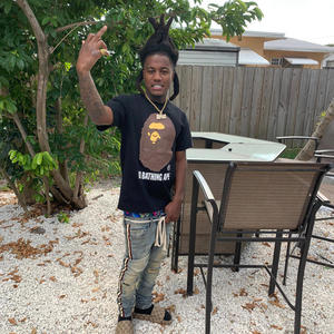 One mic freestyle (Explicit)