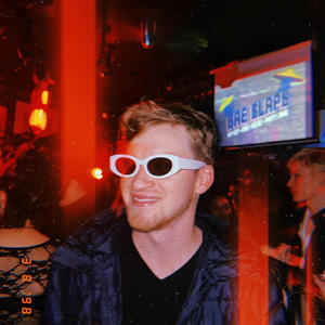 Friday Night (feat. Snuggy & Yungang) (Explicit)