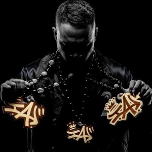 Flags Up (feat. Mahkess)