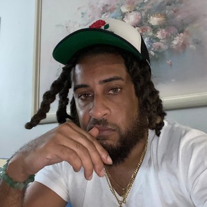 Never Give Up (feat. Showout Tripz) (Explicit)