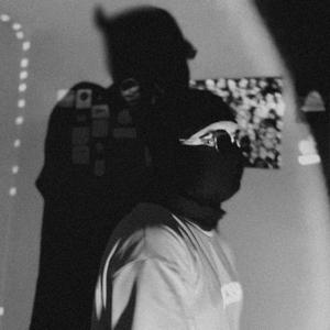 Fast Life (feat. Veegi On The Track) (Explicit)