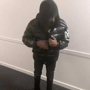 sharks (feat. liljeff) (Explicit)