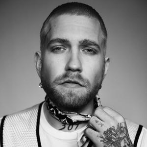 R2 // Amg (feat. Smul & AVGVSTVS) (Explicit)