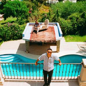 PUTAIN D'ARTISTE (feat. 2ZES) (Explicit)