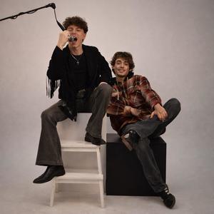 Vissza Vársz (feat. Kiss Robin) (Explicit)