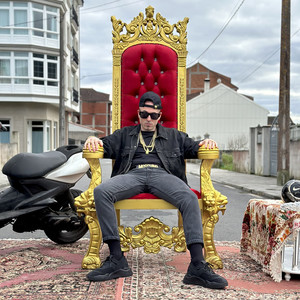 SIENTO UN VACÍO (Explicit)