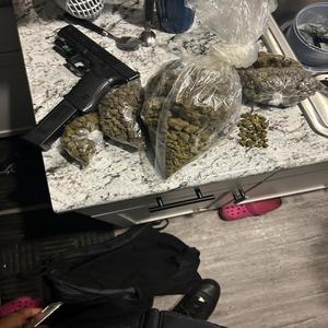 Strikerz Anthem (feat. Big Flame 8) (Explicit)