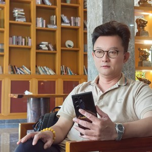 一声父母一生辛劳 伴奏 (伴奏)