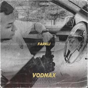 Farklı (feat. Vodnax)