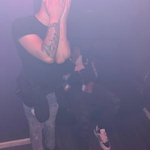 Whole Lotta Dissin (feat. draclorkrudd & 1aliasone) (Explicit)