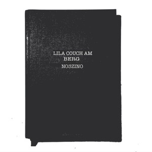Lila Couch am Berg