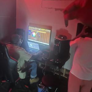 intoxicated fools (feat. 1uhmar007) (Explicit)