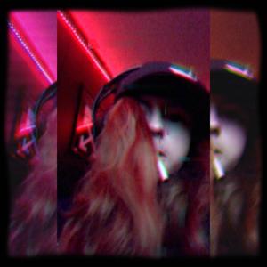 Skaii (feat. ghostly) (Explicit)
