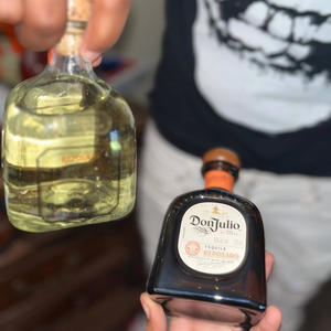 3 Shots (feat. Taeskii) (Explicit)