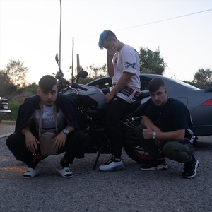 Desde Chico(feat. Chachiko de Haro & Peuve)