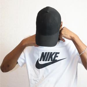 ELA ME FAZ DE CAVALÃO (Explicit)