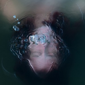 搁浅的月亮与握着时间的人