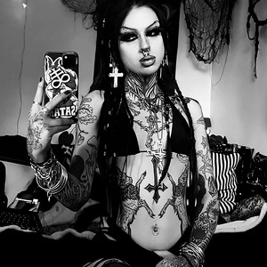 LEAKIN' OUT MY NOSE (Explicit)