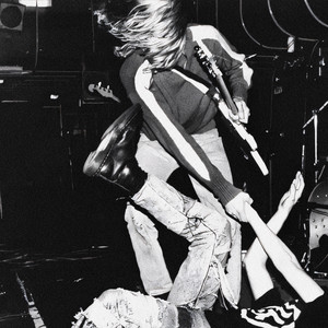 вытираю кровь