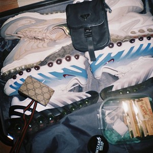 Finger Weg (Explicit)