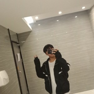 光年之外 - 邹嘉诚ve;G.E.M. 邓紫棋封面