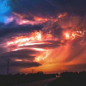 THUNDERSTORM 雷暴