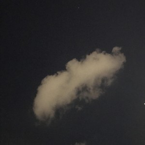 我在偷偷看你但是你发现不了