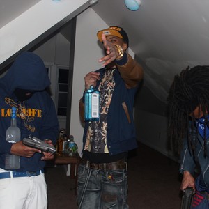 Runnin' Through (feat. Oschino) (Explicit)