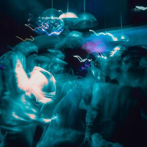 Como bailan los demonios en la luzz