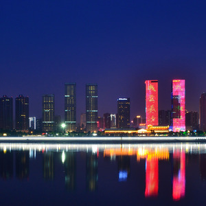 创业新时代 (伴奏)