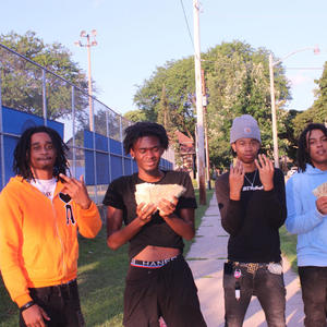 Versatile (feat. Jayy Luxxx)