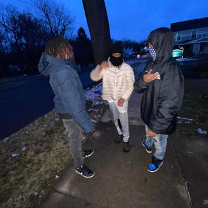 Hop out (feat. vontaeboutabag) (Explicit)