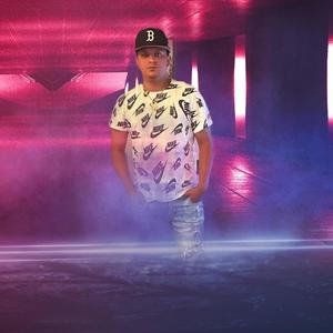 Ella Me Cambio Por Dinero