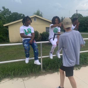 Free the Bros(feat. LR Mon & Jimm Wixks) (Explicit)