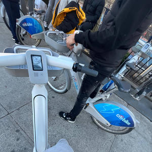 Jessie B (feat. BabyHawkemm) (Explicit)