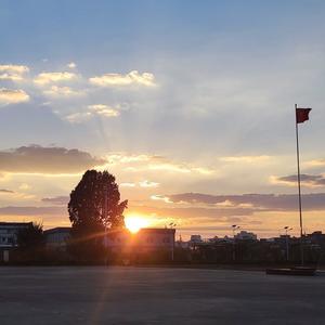 总有一天你会出现在我身边。