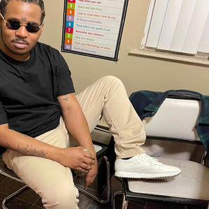 She wanna call me (Explicit)