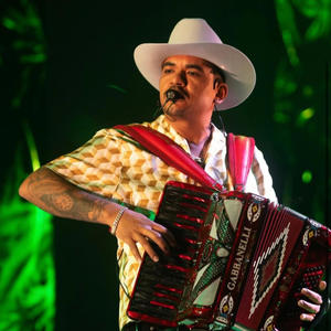 El Gavilan En Vivo Corrido Desde LA (feat. Los Farmers) (En vivo)