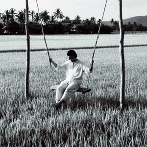 chẳng còn muốn níu giữ một ai đó bên đời