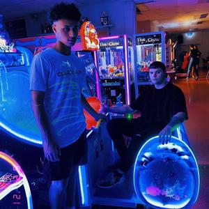 Bad Ideas(feat. Johrace)