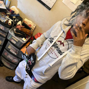 FREESTYLE (feat. YTS NASO) (Explicit)