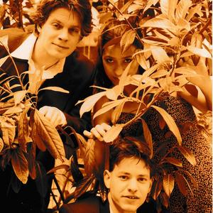 Tres Minutos Con La Realidad (feat. Klaus Tenner & Richard E. Schneider)